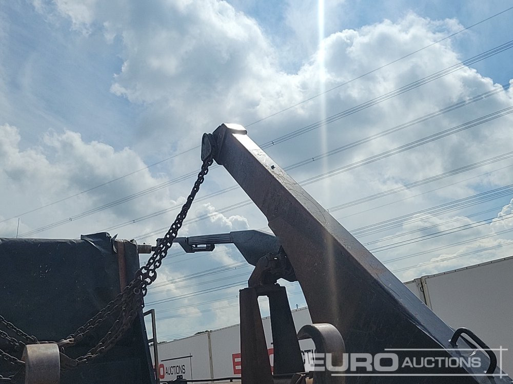 Skip loader truck 2017 Volvo FE280: picture 24