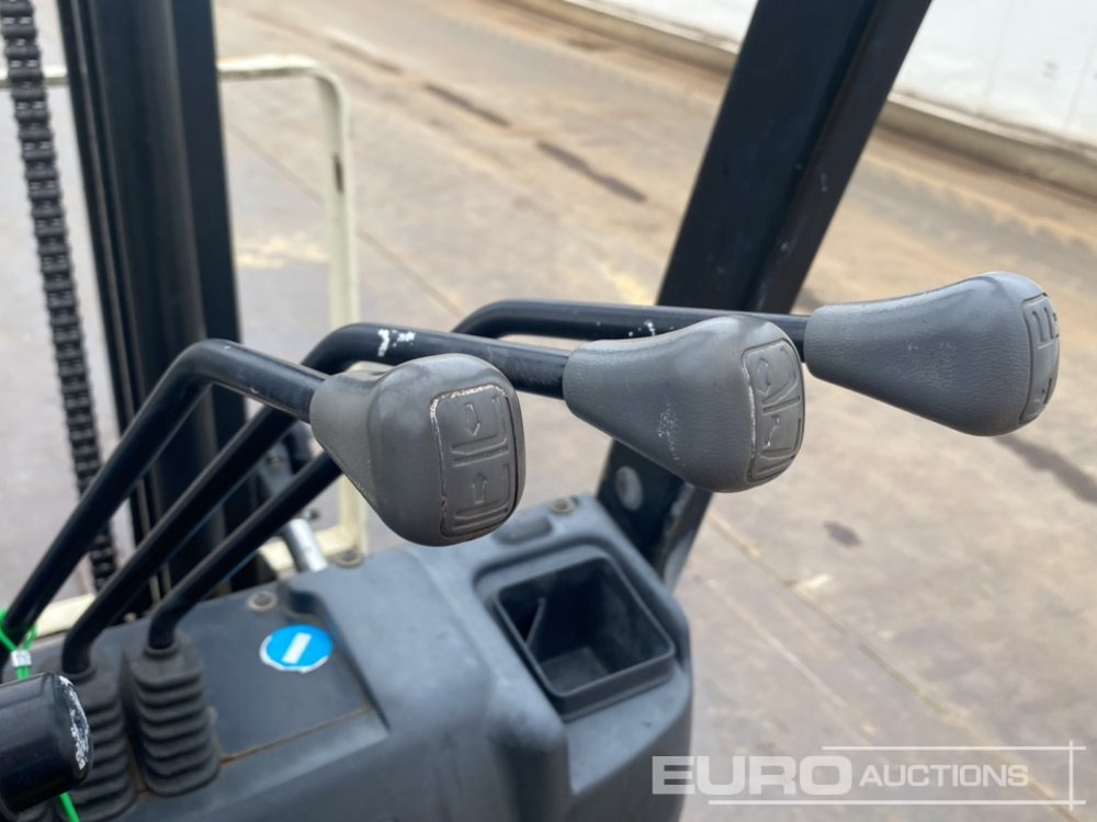 Forklift 2017 Yale GDP25TFV2420: picture 29