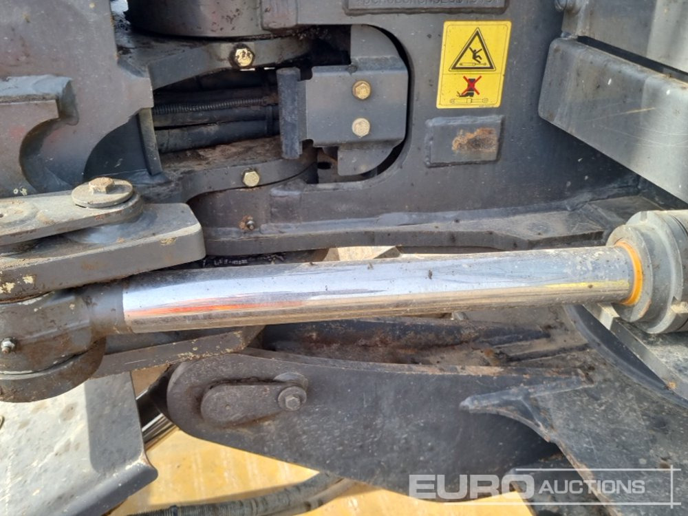 Mini excavator 2018 Case CX80C: picture 25
