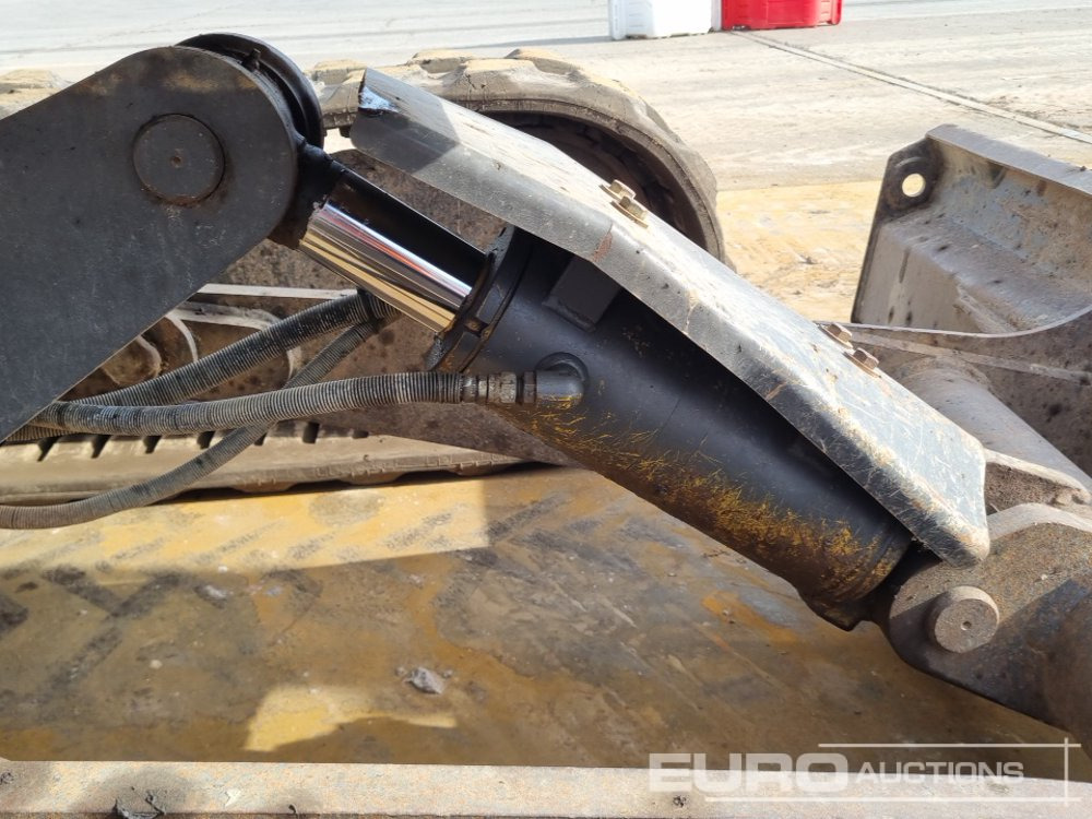 Mini excavator 2018 Case CX80C: picture 17