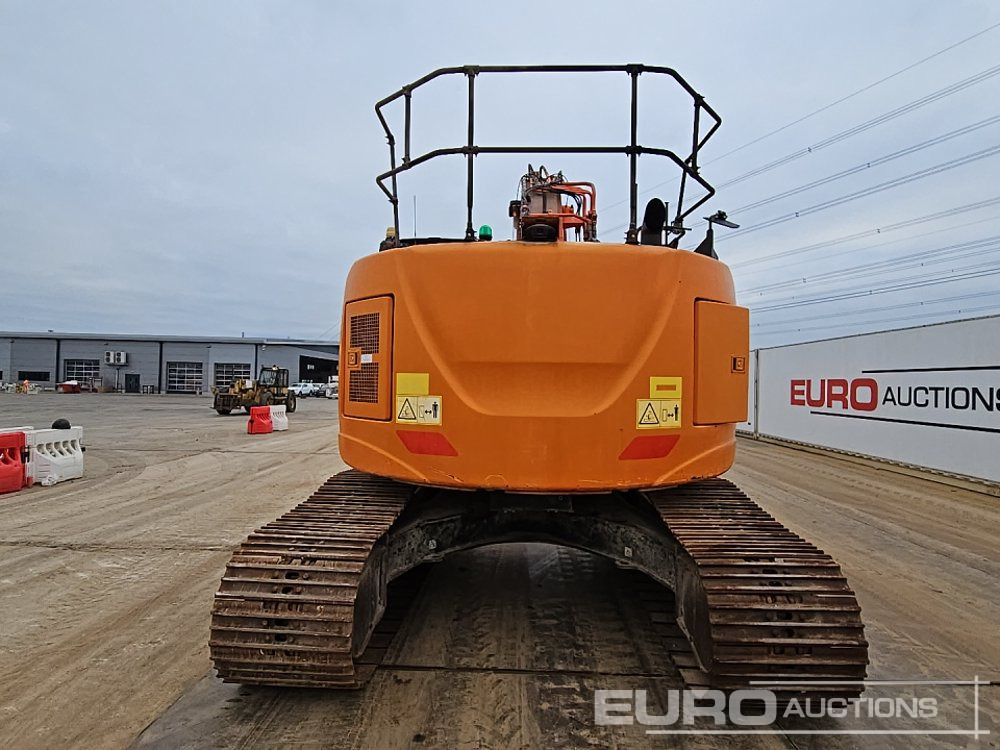2018 Hitachi ZX225USLC-6 - Crawler excavator: picture 4 2018 Hitachi ZX225USLC-6 - Crawler excavator: picture 4