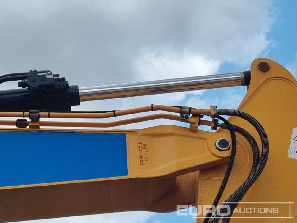 Crawler excavator 2018 Hyundai HX235LCR: picture 39