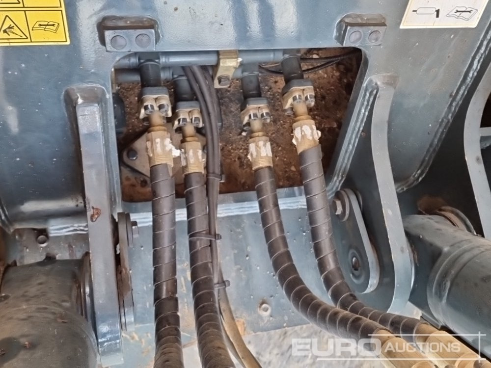 Crawler excavator 2018 Hyundai HX235LCR: picture 36