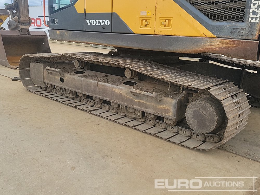 Crawler excavator 2018 Volvo EC250EL: picture 10