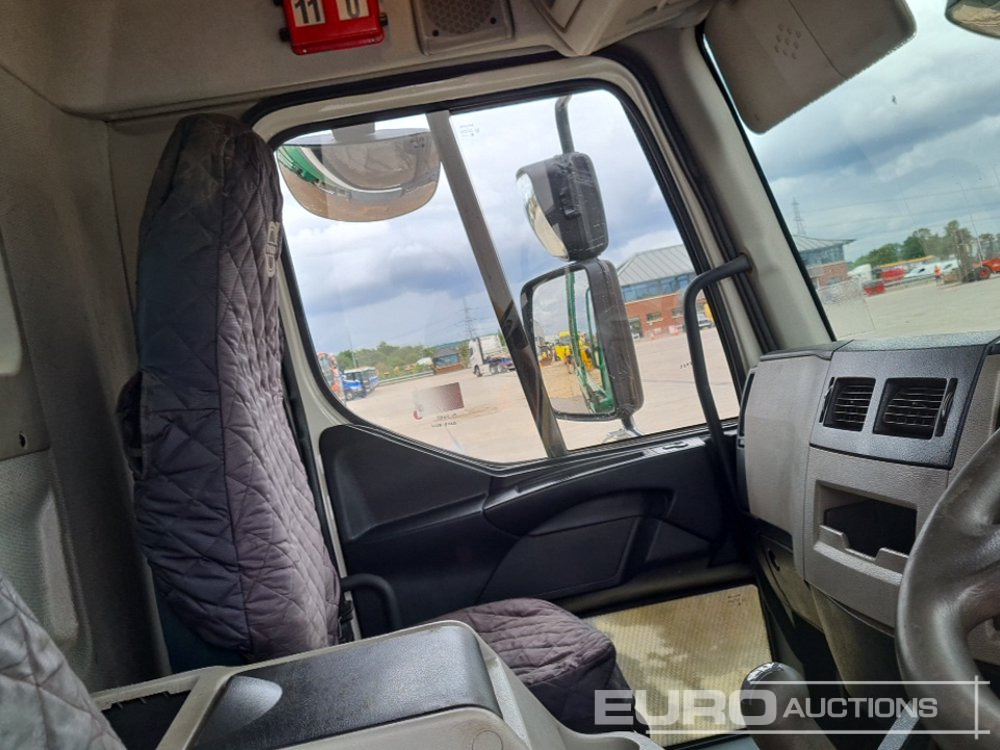 Skip loader truck 2018 Volvo FL818: picture 31
