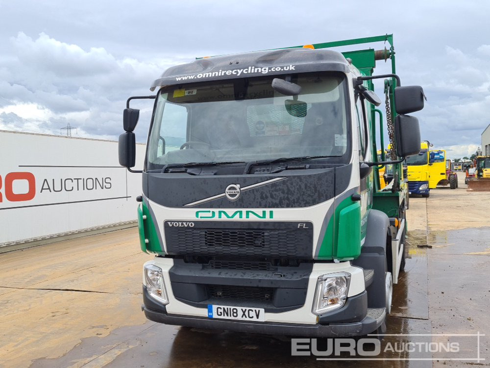 Skip loader truck 2018 Volvo FL818: picture 8