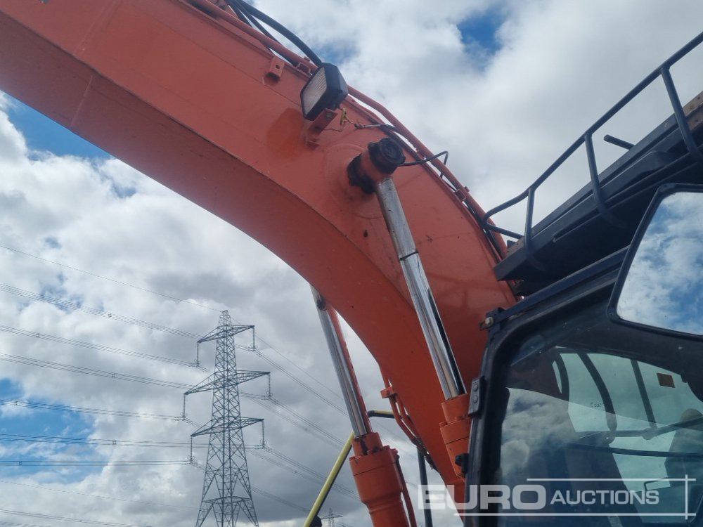 Crawler excavator 2019 Hitachi ZX135US-6: picture 17