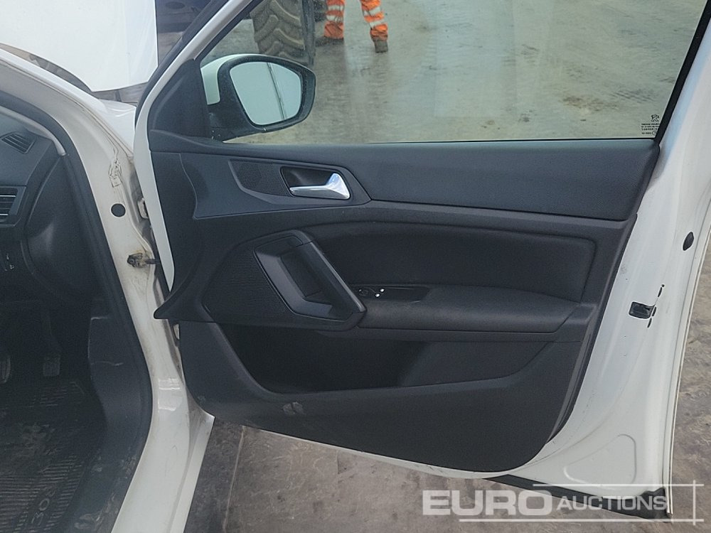 Car 2019 Peugeot 308: picture 27