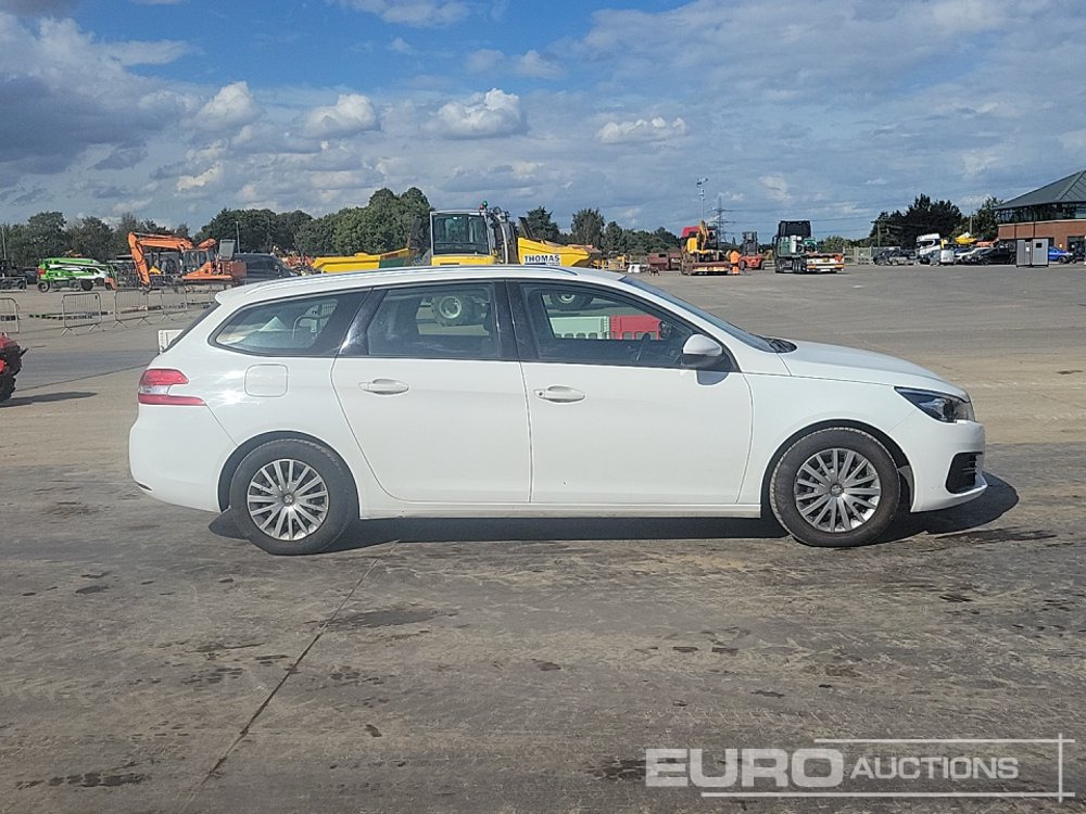 Car 2019 Peugeot 308: picture 6