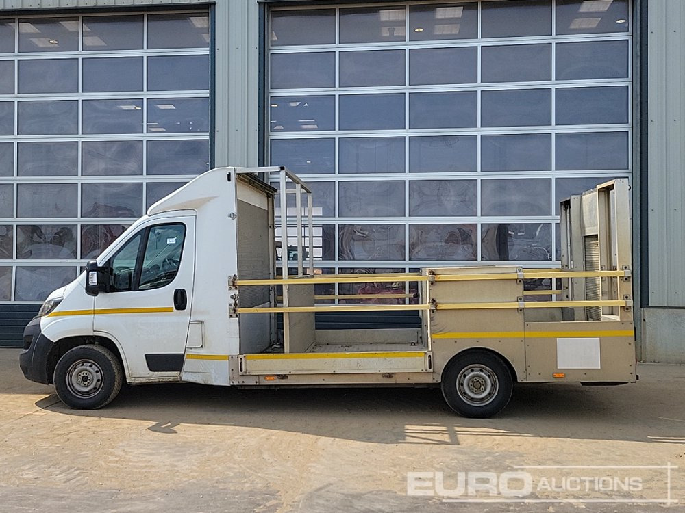 2020 Peugeot Boxer 335 - Flatbed van: picture 2 2020 Peugeot Boxer 335 - Flatbed van: picture 2
