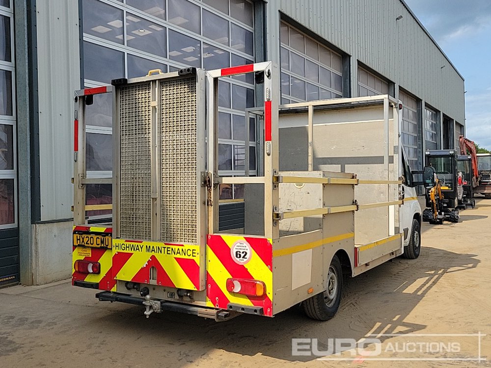 2020 Peugeot Boxer 335 - Flatbed van: picture 5 2020 Peugeot Boxer 335 - Flatbed van: picture 5