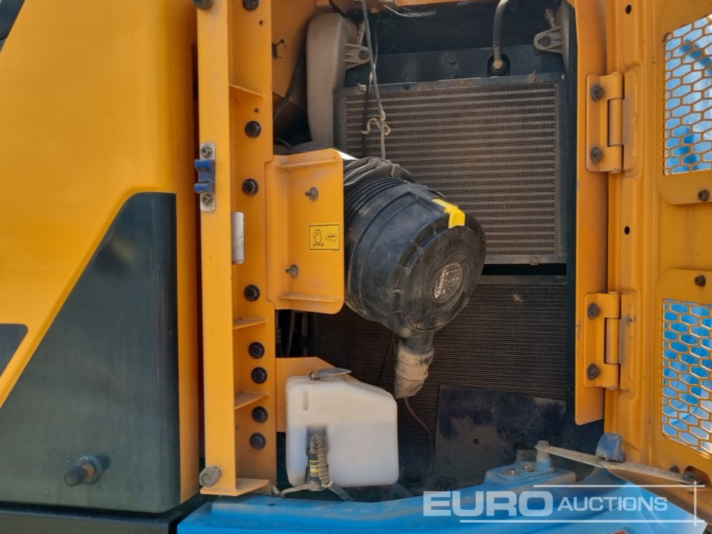 Crawler excavator 2021 Hyundai HX145LCR: picture 32
