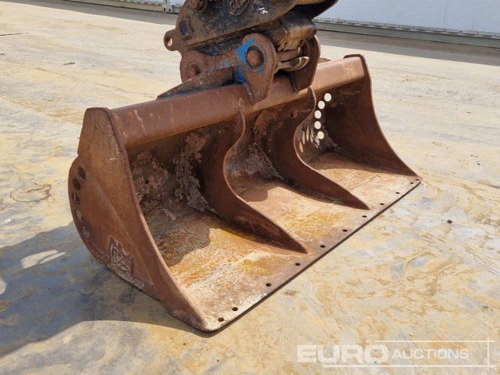 Crawler excavator 2021 Hyundai HX145LCR: picture 23