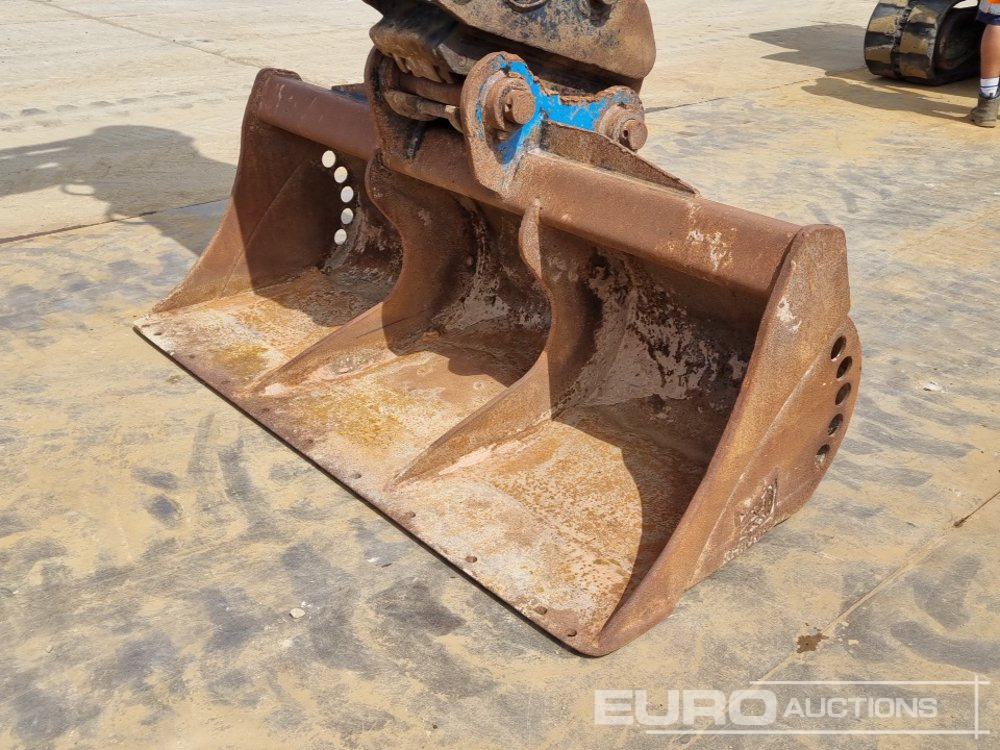 Crawler excavator 2021 Hyundai HX145LCR: picture 26