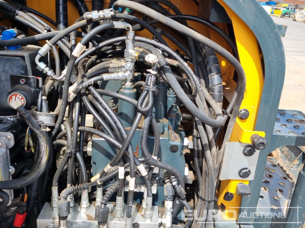 Crawler excavator 2021 Hyundai HX145LCR: picture 43