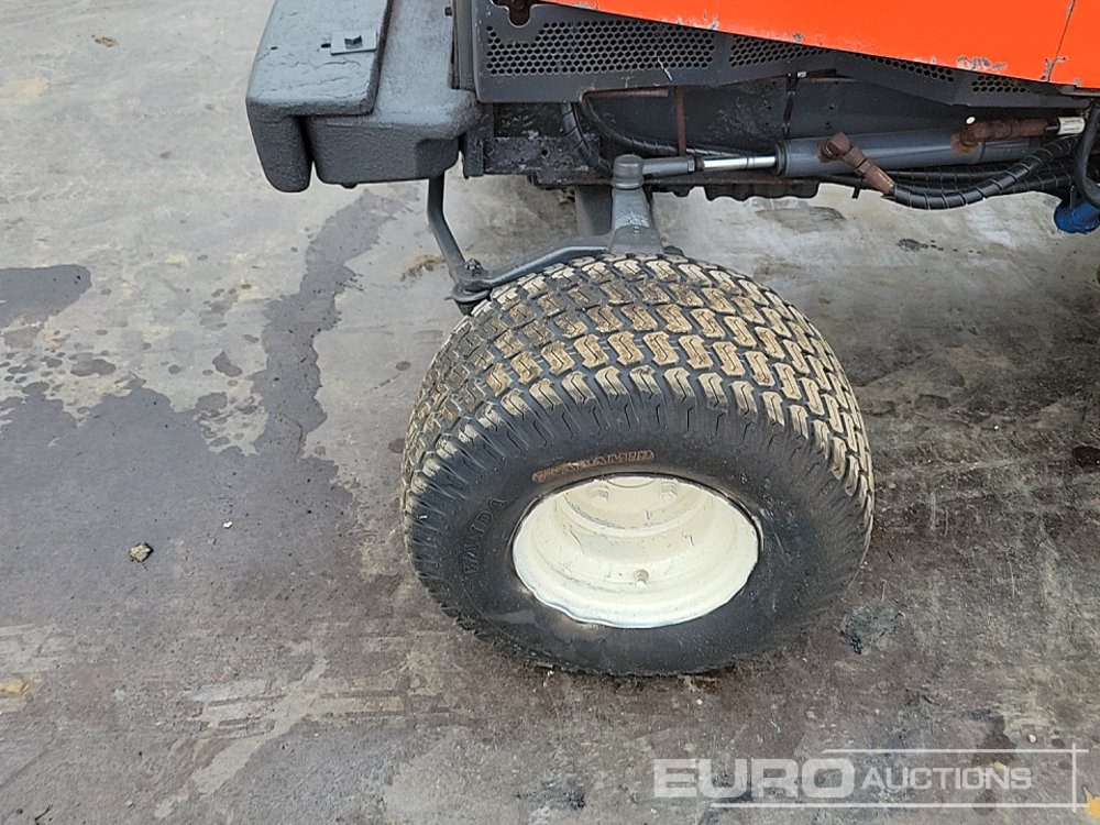 Garden mower 2021 Kubota F3090: picture 11