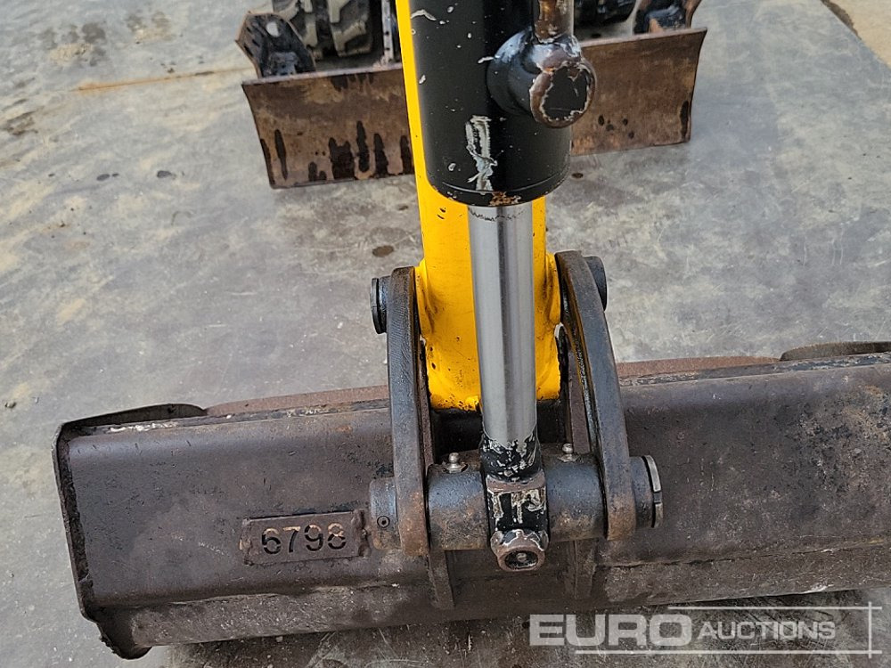 Mini excavator 2022 JCB 8008CT: picture 29