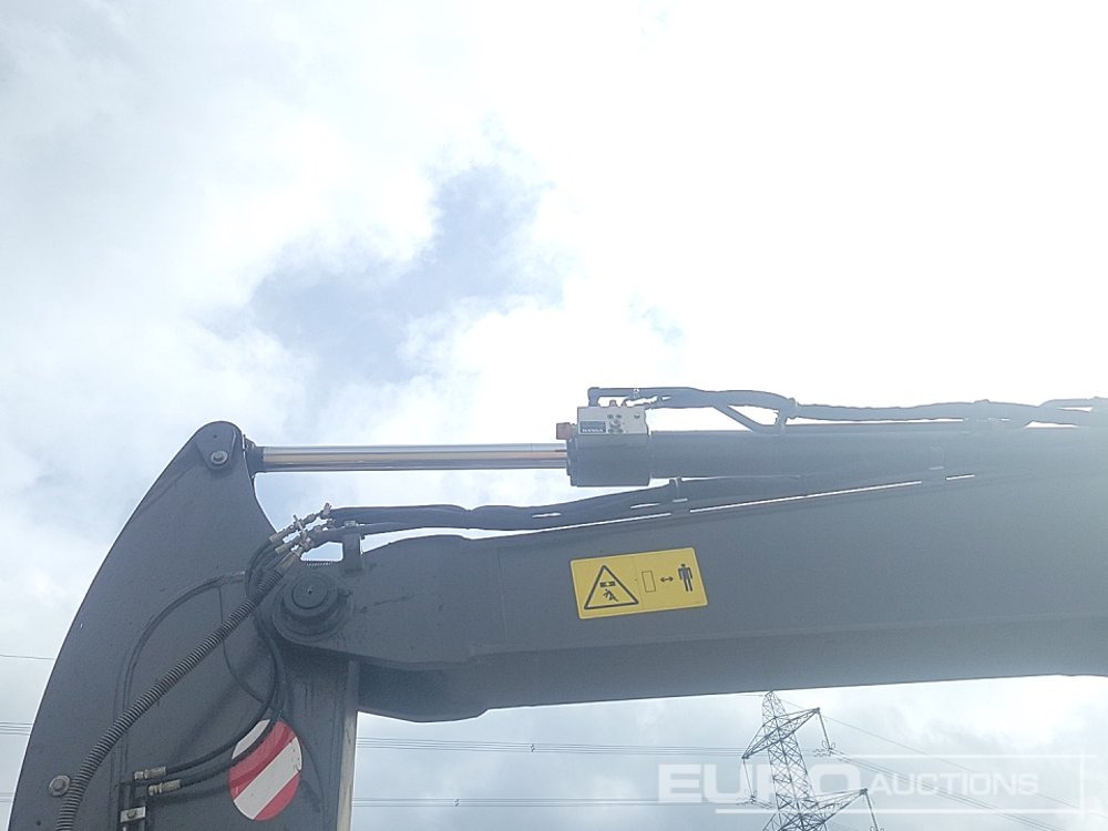 Mini excavator 2022 Volvo ECR88D: picture 36
