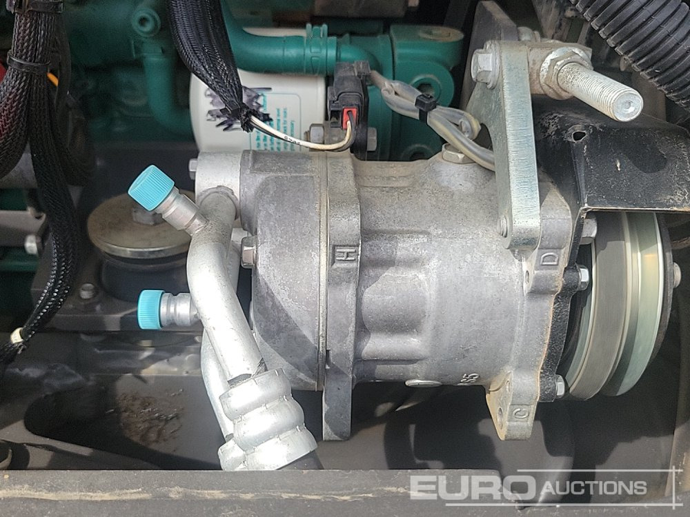 Mini excavator 2022 Volvo ECR88D: picture 42