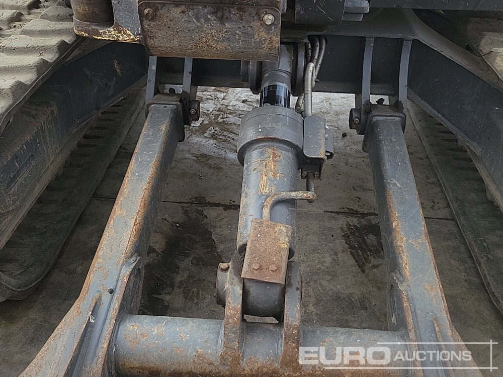 Mini excavator 2022 Volvo ECR88D: picture 19