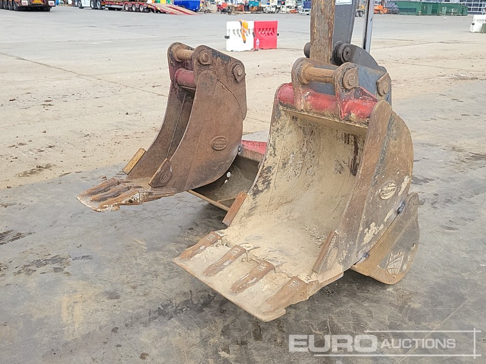 Mini excavator 2022 Volvo ECR88D: picture 20
