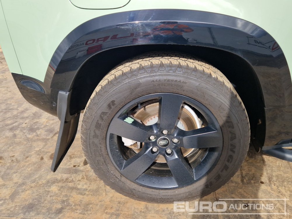 SUV 2023 Land Rover Defender 90: picture 11