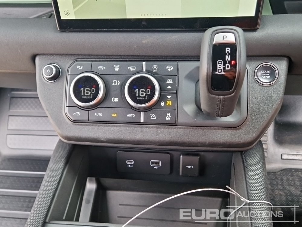 SUV 2023 Land Rover Defender 90: picture 35