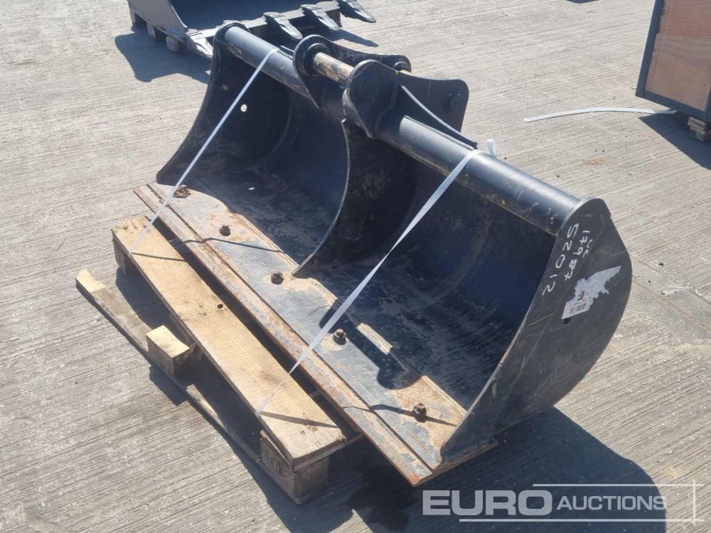 2025 60" Ditching Bucket 50mm Pin to suit 6-8 Ton Excavator - Bucket: picture 1 2025 60" Ditching Bucket 50mm Pin to suit 6-8 Ton Excavator - Bucket: picture 1