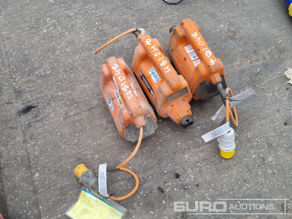 Construction equipment 240 Volt Floor Sander, 110 Volt Poker Unit (3 of), 110 Volt Jigsaw, 110 Volt Circular Saw, Battery Rivet Gun: picture 20
