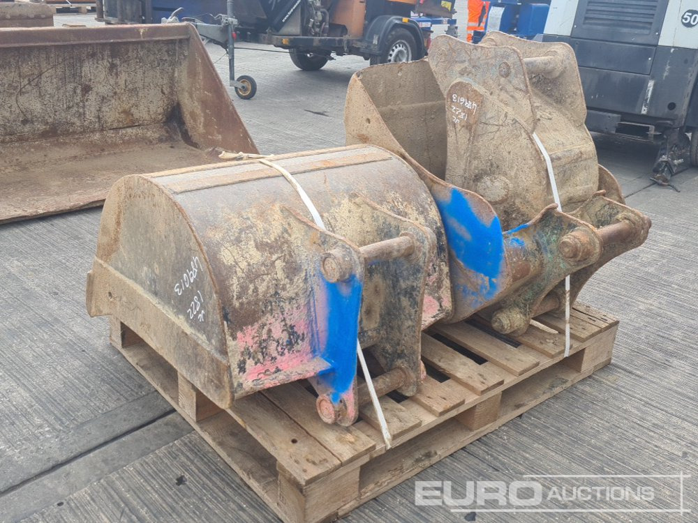 30", 24", 12" Digging Bucket 45mm Pin to suit 4-6 Ton Excavator - Bucket: picture 3 30", 24", 12" Digging Bucket 45mm Pin to suit 4-6 Ton Excavator - Bucket: picture 3