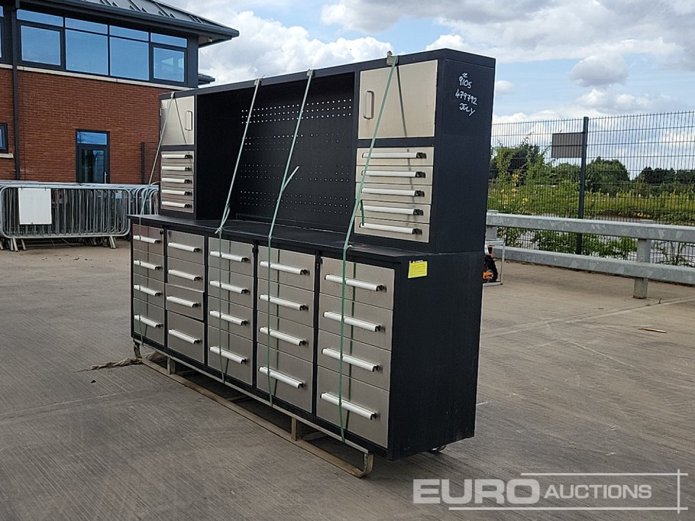 30 Drawer, 2 Cabinet, 10' Work Bench - Construction equipment: picture 1 30 Drawer, 2 Cabinet, 10' Work Bench - Construction equipment: picture 1