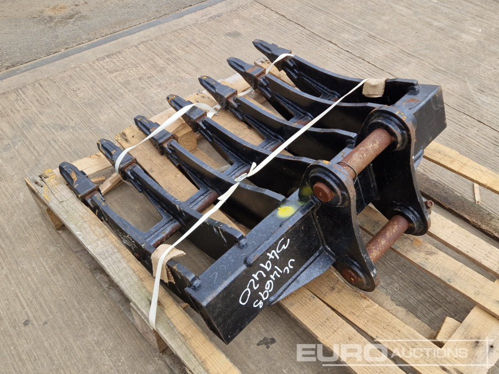 32" Landscape Rake 45mm Pin 4-6 Ton Excavator - Bucket: picture 3 32" Landscape Rake 45mm Pin 4-6 Ton Excavator - Bucket: picture 3