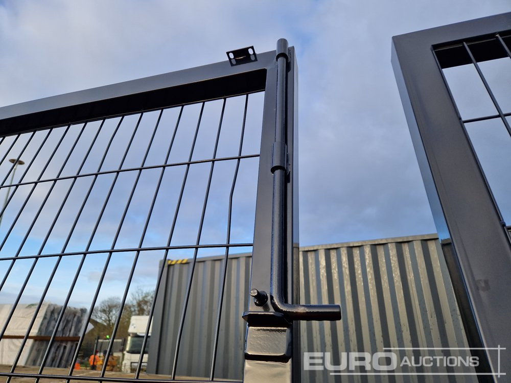 Construction equipment 4m x 2.3m Heavy Duty Galvanized Powder Coated Gate (2 of), 100mm x 100mm Post (2 of), Assembly Kit (Black): picture 7