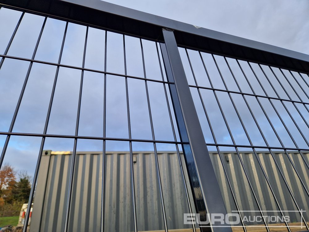 Construction equipment 4m x 2.3m Heavy Duty Galvanized Powder Coated Gate (2 of), 100mm x 100mm Post (2 of), Assembly Kit (Black): picture 8