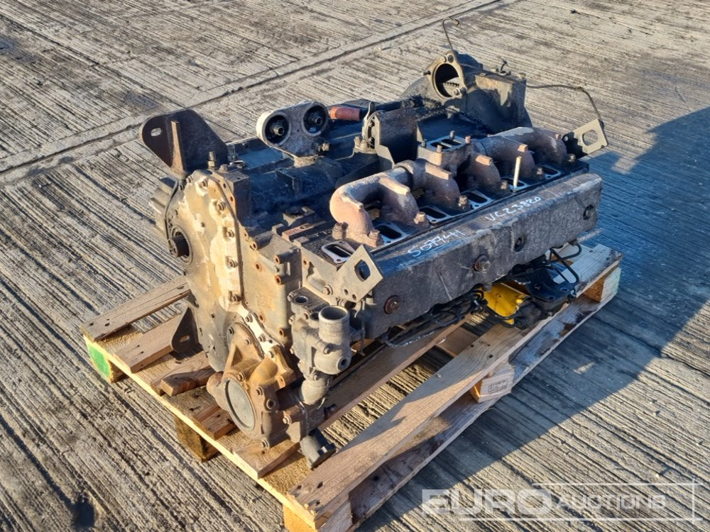 6 Cylinder Engine (Part Missings) - Engine: picture 1 6 Cylinder Engine (Part Missings) - Engine: picture 1