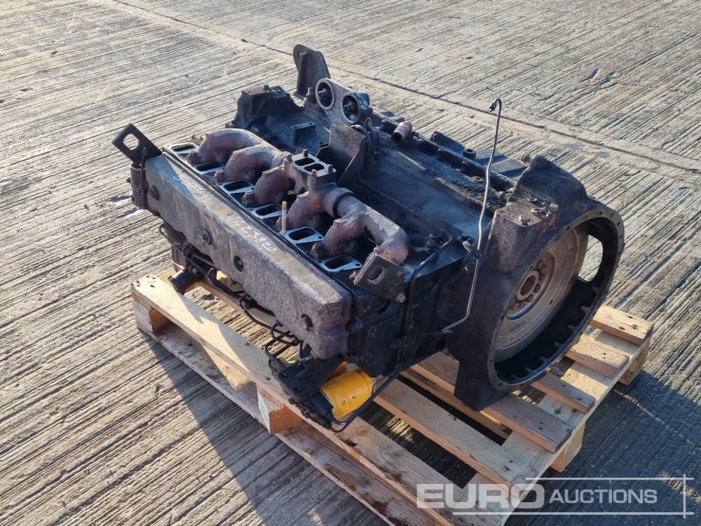 6 Cylinder Engine (Part Missings) - Engine: picture 3 6 Cylinder Engine (Part Missings) - Engine: picture 3