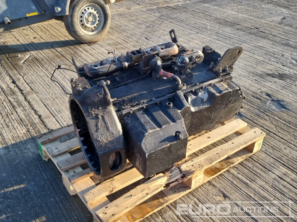 6 Cylinder Engine (Part Missings) - Engine: picture 5 6 Cylinder Engine (Part Missings) - Engine: picture 5