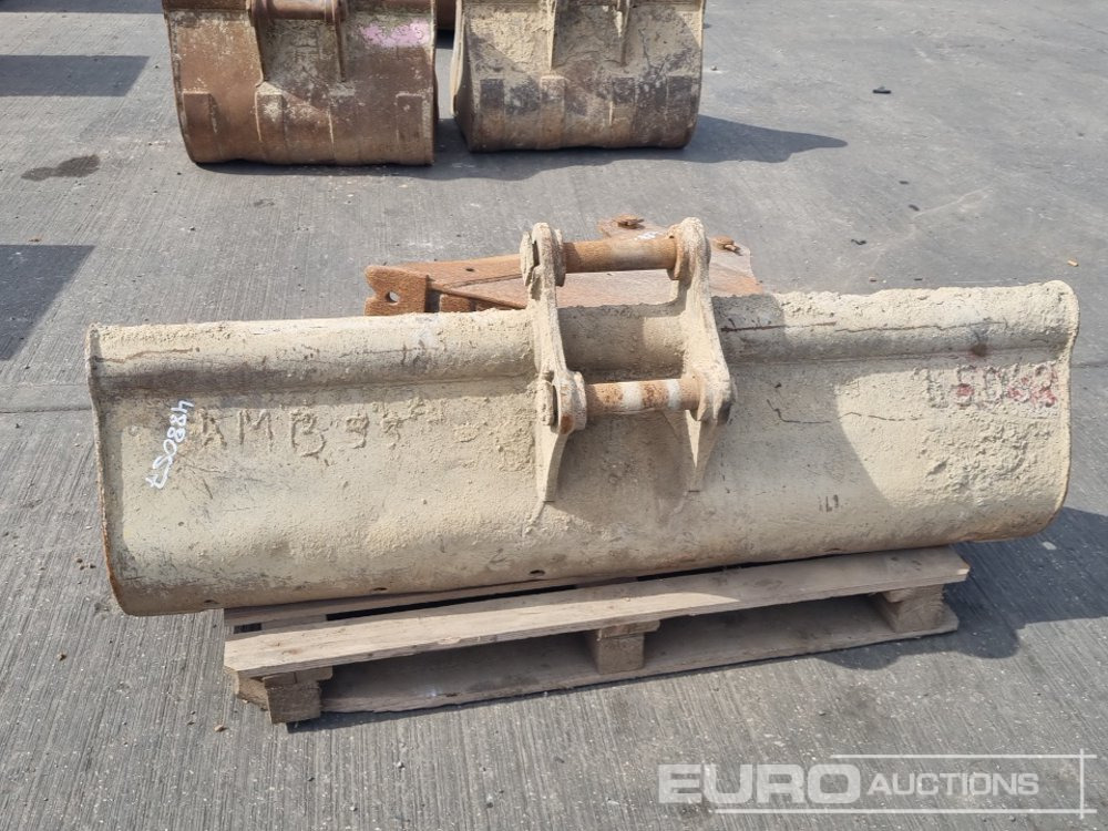 60" Ditching, 12" Digging Bucket 45mm Pin to suit 4-6 Ton Excavator - Bucket: picture 4 60" Ditching, 12" Digging Bucket 45mm Pin to suit 4-6 Ton Excavator - Bucket: picture 4