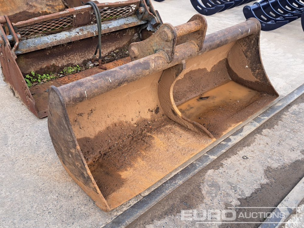 70" Ditching Bucket 65mm Pin to suit 13 Ton Excavator - Bucket: picture 4 70" Ditching Bucket 65mm Pin to suit 13 Ton Excavator - Bucket: picture 4