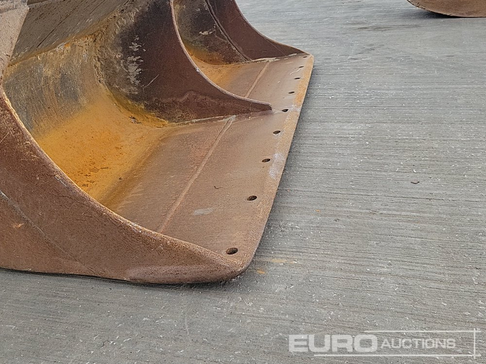 Bucket 72" Ditching Bucket 65mm Pin to suit 13 Ton Excavator: picture 10