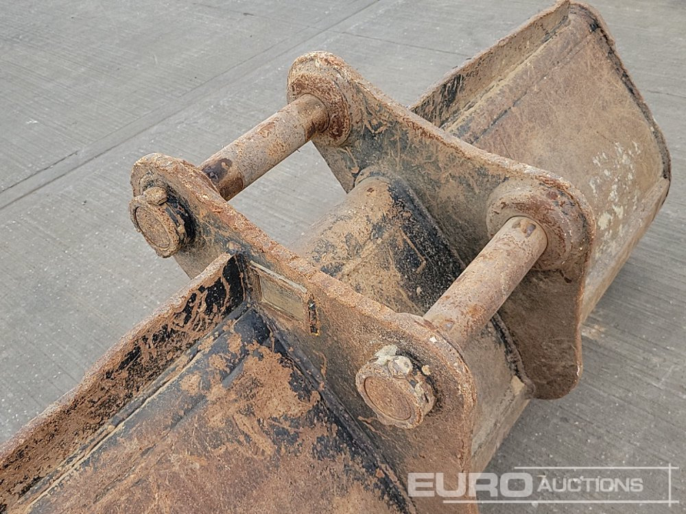 Bucket 72" Ditching Bucket 65mm Pin to suit 13 Ton Excavator: picture 12
