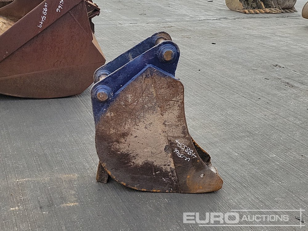 Bucket 9" Digging Bucket 45mm Pin to suit 4-6 Ton Excavator: picture 6