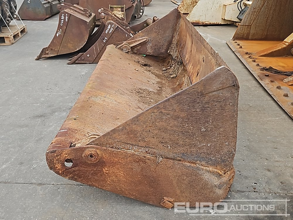 92" 3 in 1 Bucket to suit Telehandler - Bucket: picture 2 92" 3 in 1 Bucket to suit Telehandler - Bucket: picture 2