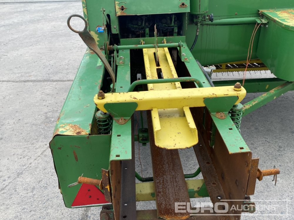 Agricultural machinery John Deere 456: picture 9