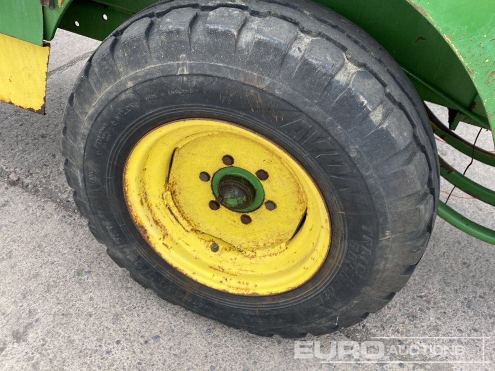 Agricultural machinery John Deere 456: picture 6