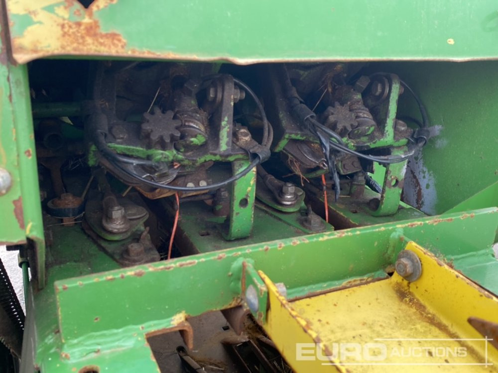 Agricultural machinery John Deere 456: picture 7