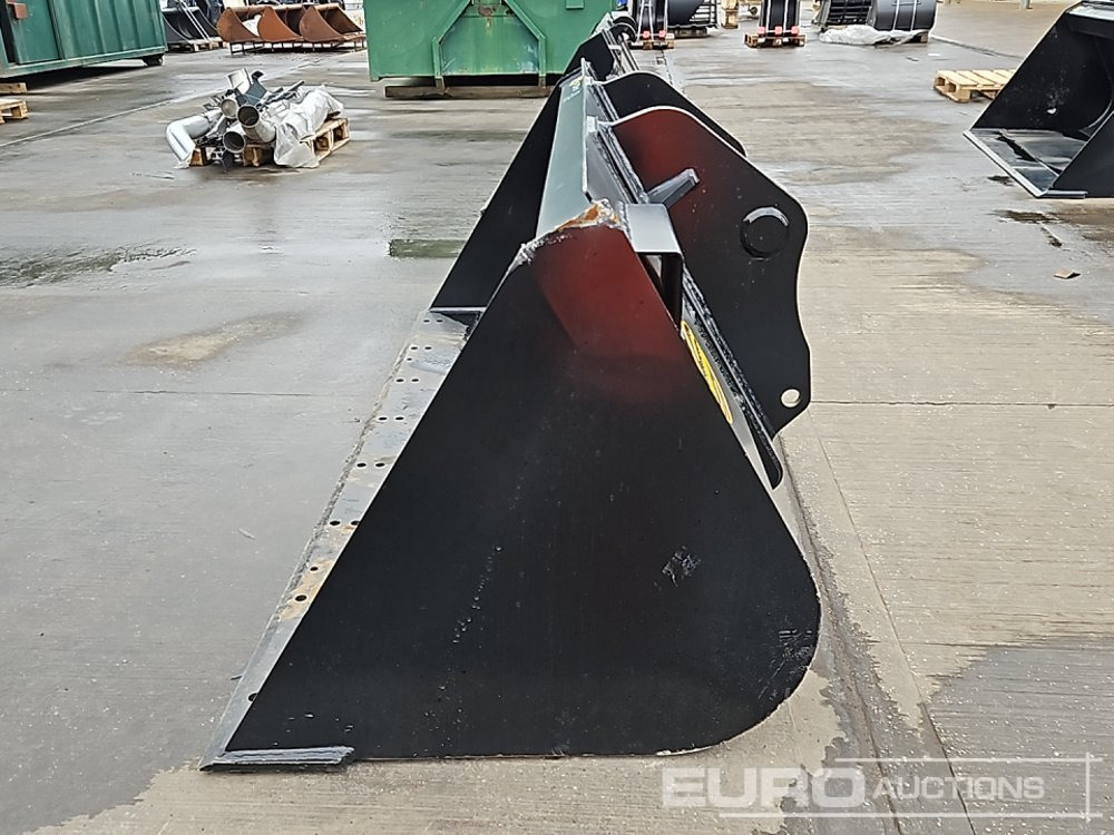 Unused Strickland 90" Loading Bucket to suit Manitou Telehandler - Attachment for Excavator: picture 2 Unused Strickland 90" Loading Bucket to suit Manitou Telehandler - Attachment for Excavator: picture 2