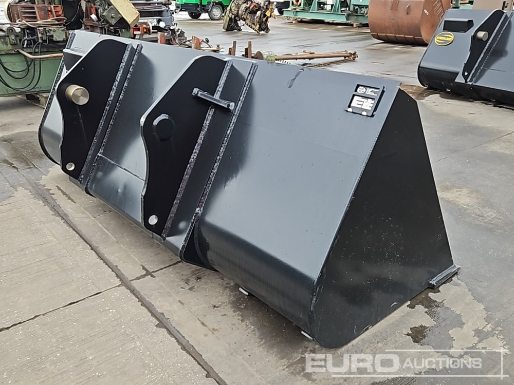 Unused Strickland 90" Loading Bucket to suit Manitou Telehandler - Attachment for Excavator: picture 5 Unused Strickland 90" Loading Bucket to suit Manitou Telehandler - Attachment for Excavator: picture 5