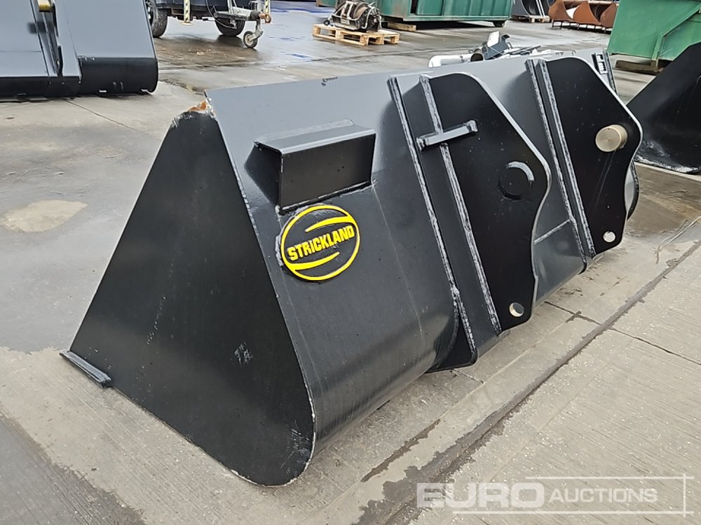 Unused Strickland 90" Loading Bucket to suit Manitou Telehandler - Attachment for Excavator: picture 3 Unused Strickland 90" Loading Bucket to suit Manitou Telehandler - Attachment for Excavator: picture 3