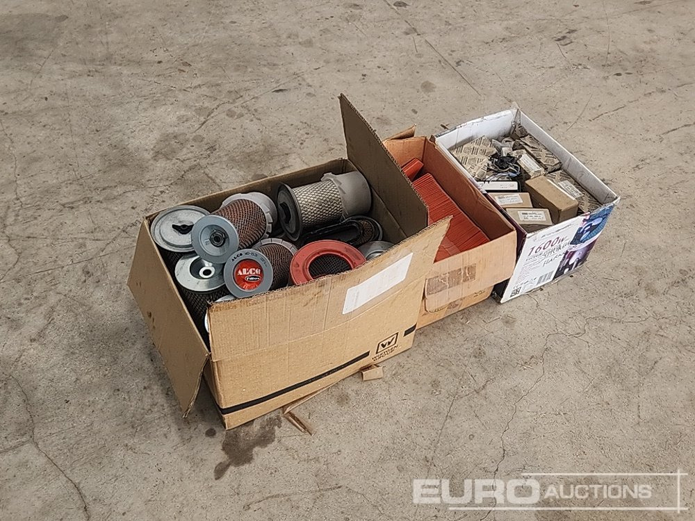 Box of Filters (3 of) - Workshop equipment: picture 3 Box of Filters (3 of) - Workshop equipment: picture 3